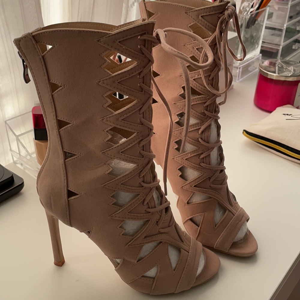 FashionNova Boot/Heels - Picture 2 of 5